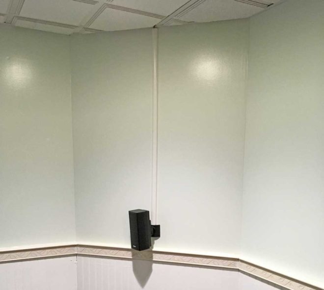 Tutorial: Lautsprecher für Dolby Atmos ohne sichtbare Kabel anbringen